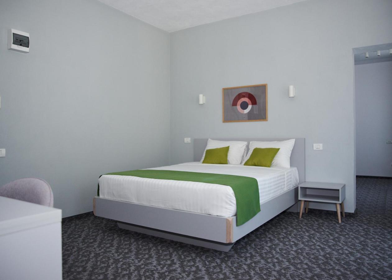 Astra Hotel Călimăneşti Zewnętrze zdjęcie